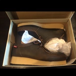Brand new never used Clark’s. Size 7!! Asking 55$